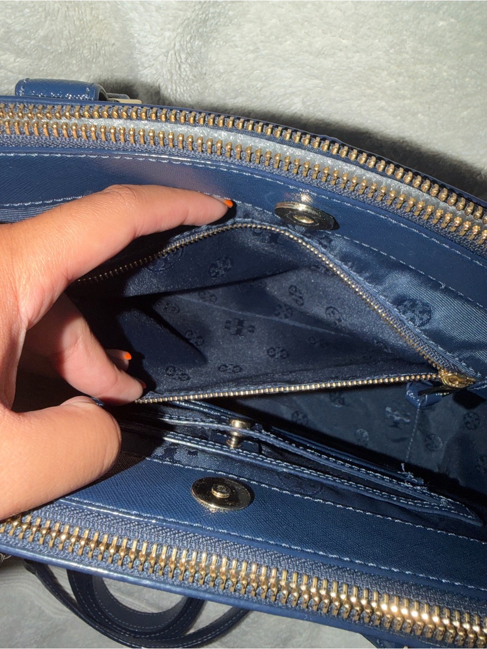 Tory Burch Navy Leather Tote/Crossbody Bag - Picture 11 of 12